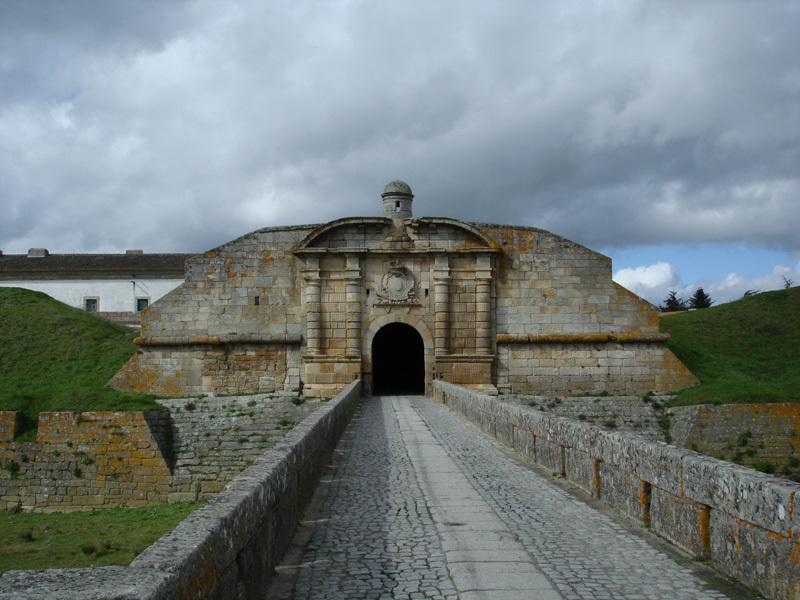 A Muralha Hotel Almeida Luaran gambar